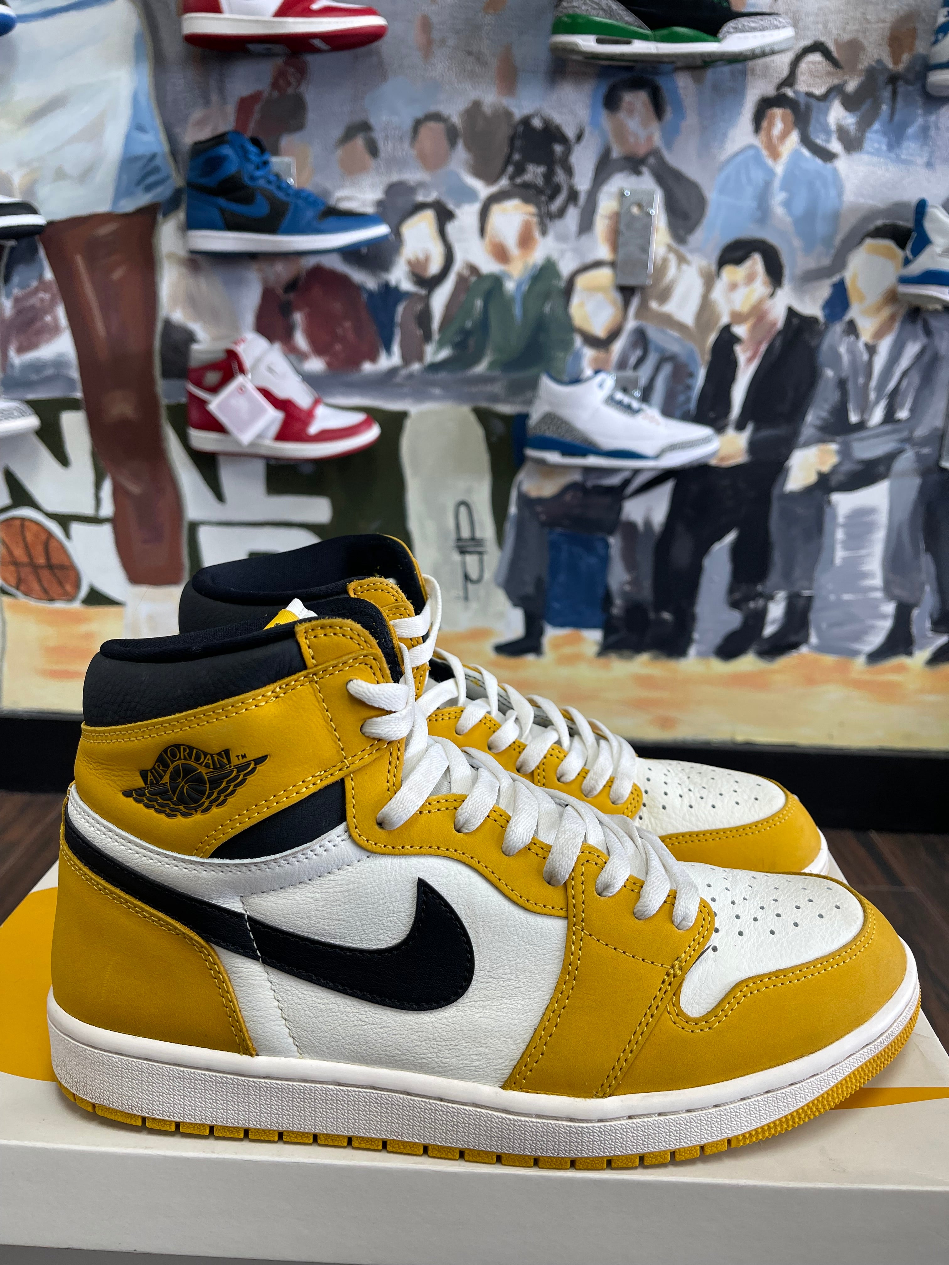 Air Jordan Retro 1 High ‘ Yellow Ochre ‘ Size 11