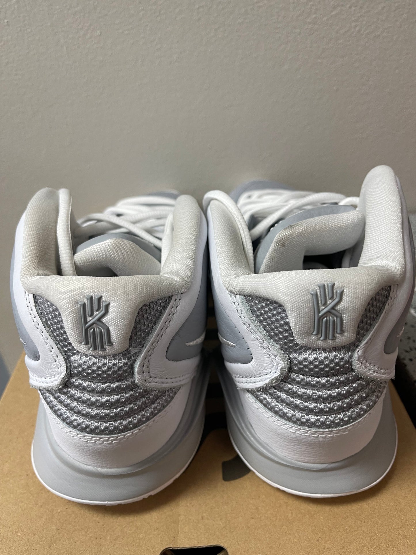 Kyrie Infinity Wolf Grey size 8