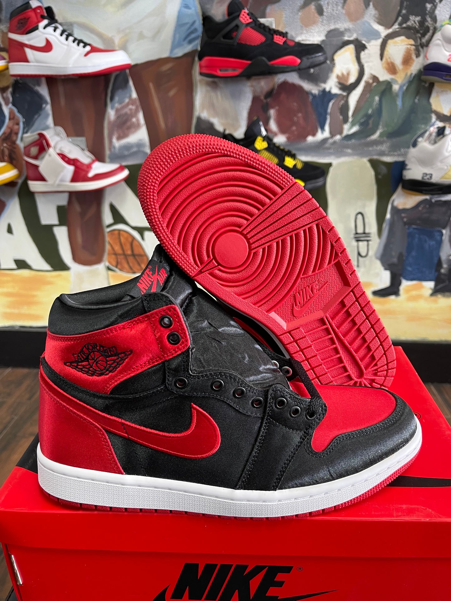 Air Jordan Retro 1 High OG ‘ Satin Bred ‘ Size 8.5 men