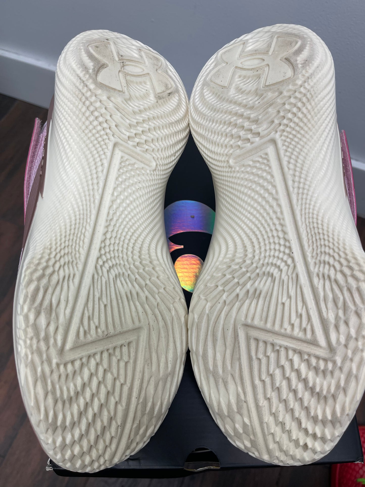 De’Aaron Fox Curry 1 ‘ Rose ‘ Size 10