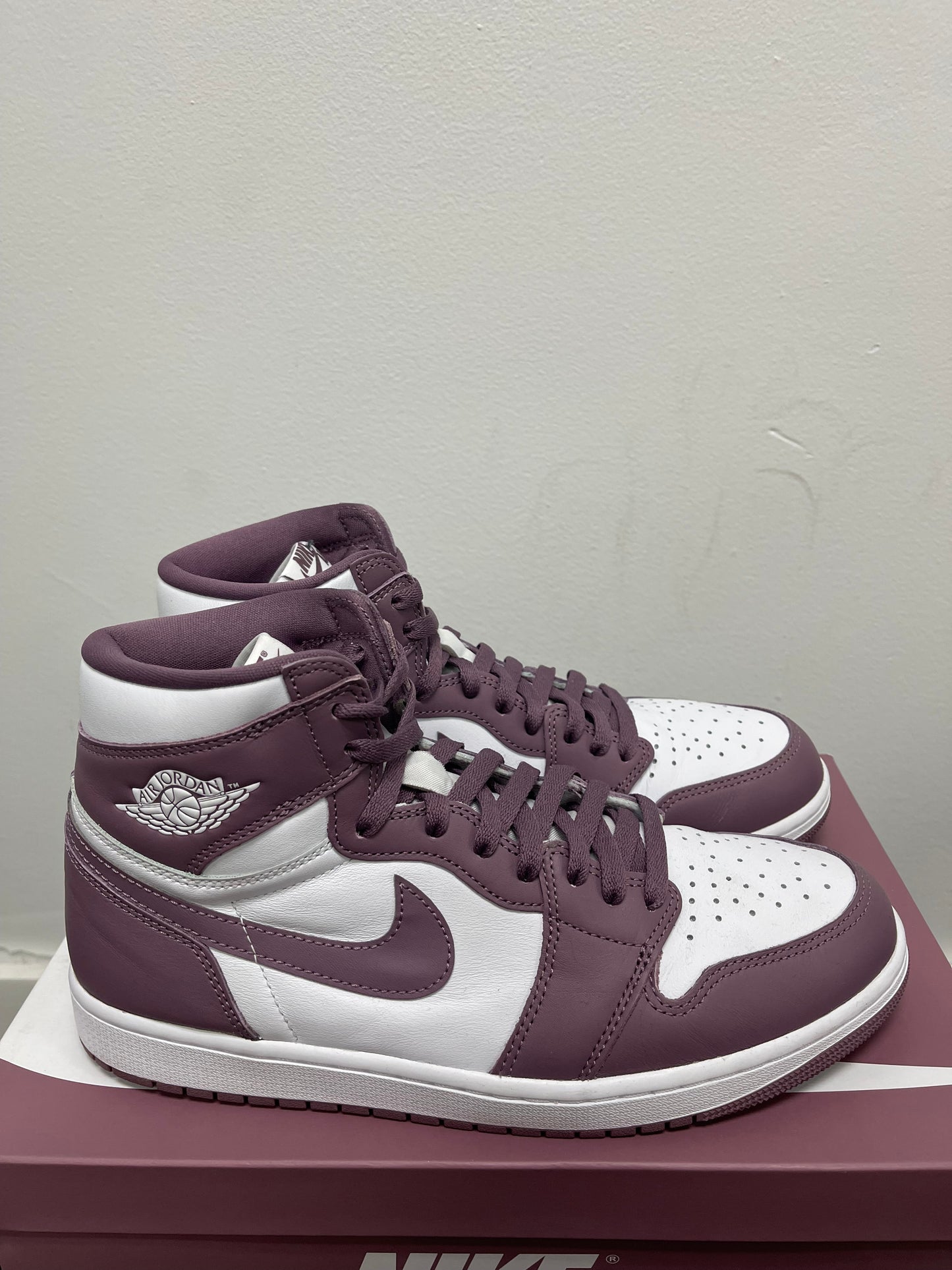 Air Jordan Retro 1 High OG ‘ High Mauve ‘ Size 10.5