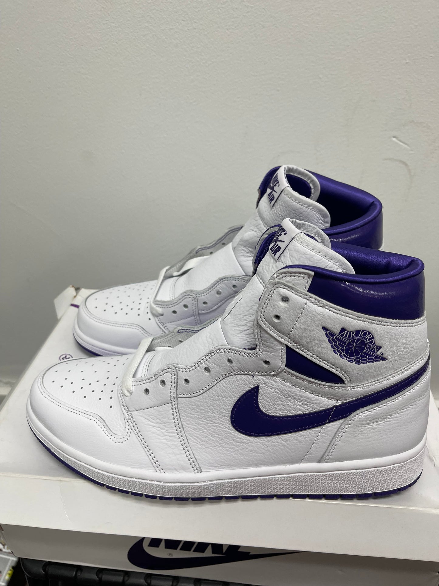 Air Jordan 1 OG High ‘ Court Purple ‘ size 9.5 men