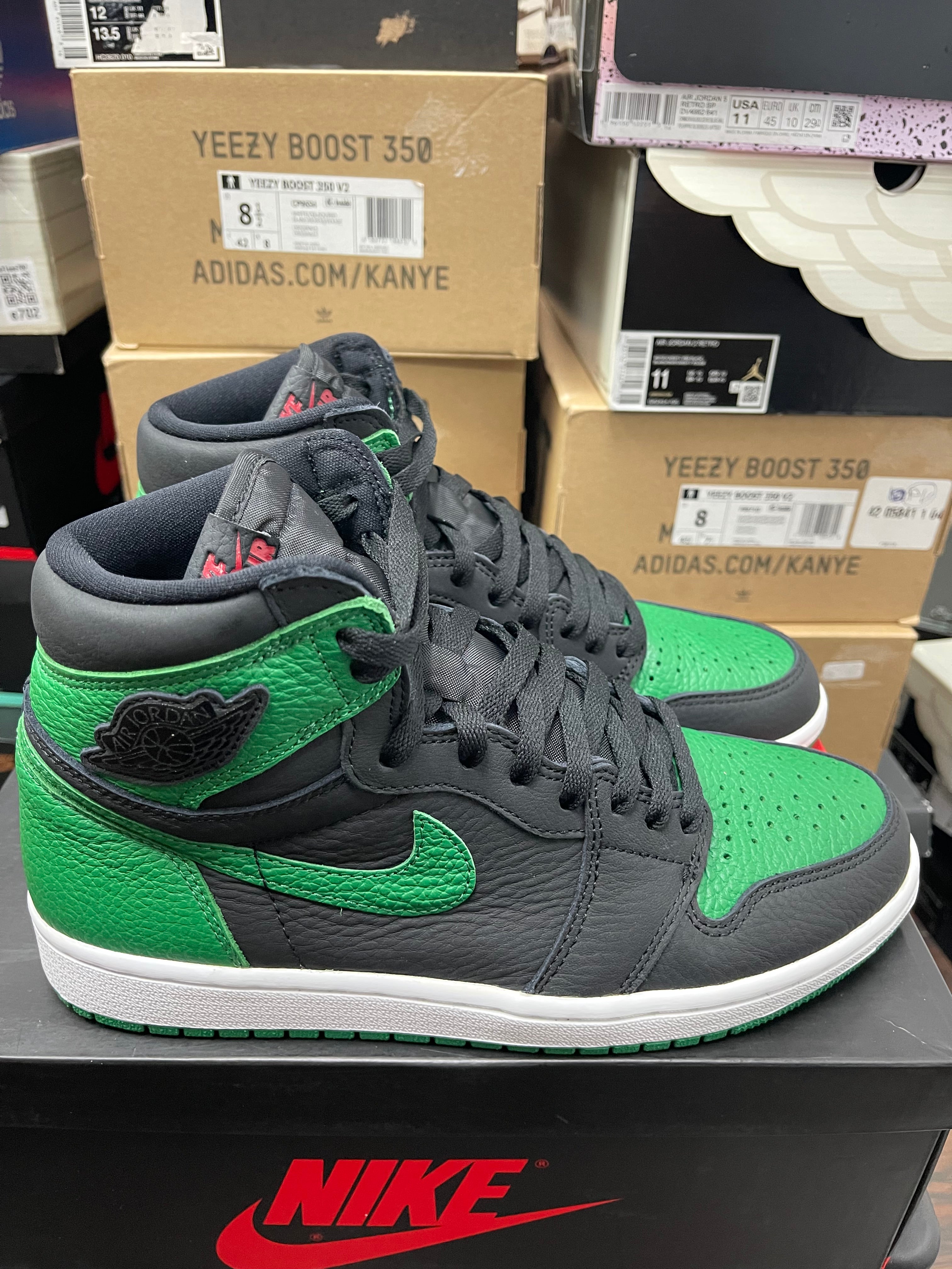 Air Retro 1 High OG ‘ Pine Green 2.0 ‘ Size 8