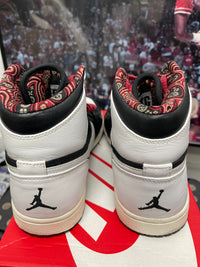 Air Jordan Retro 1 High ‘ Las Vegas ‘ Size 8.5