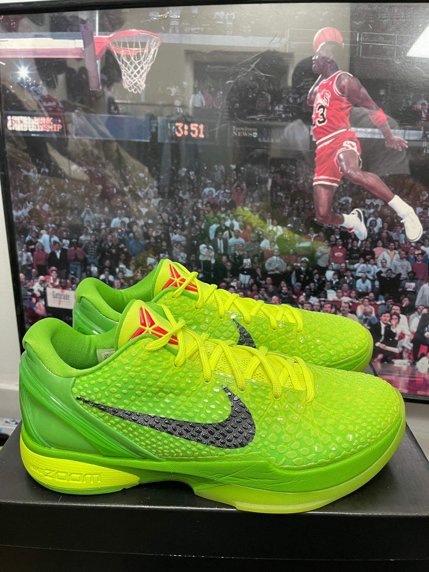 Kobe ‘ Grinch ‘ Size 11.5