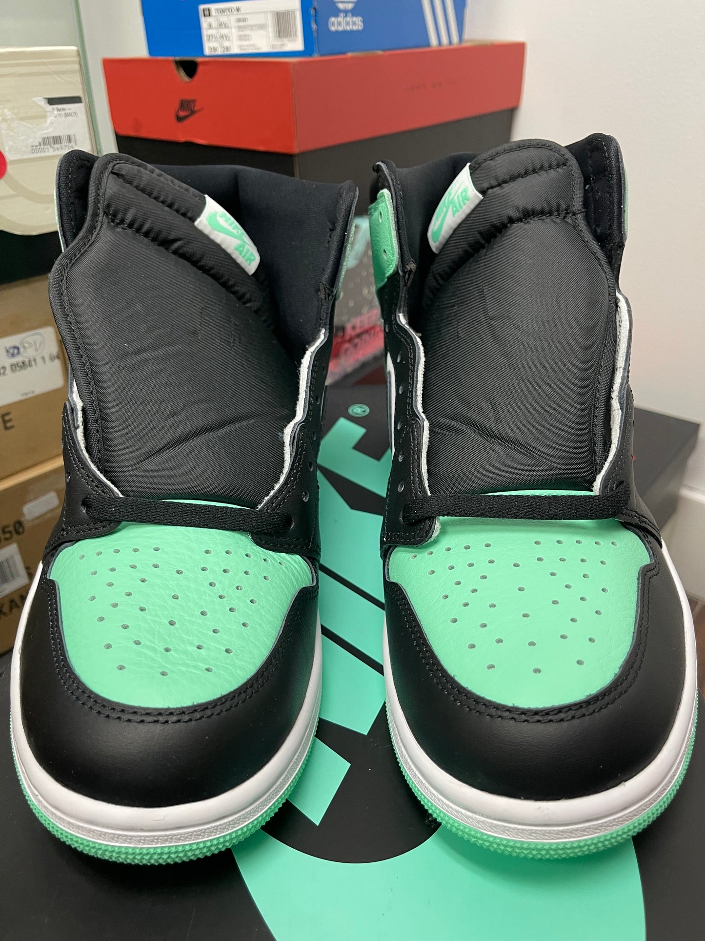 Air Jordan Retro 1 High OG ‘ Green Glow ‘ Size 11.5