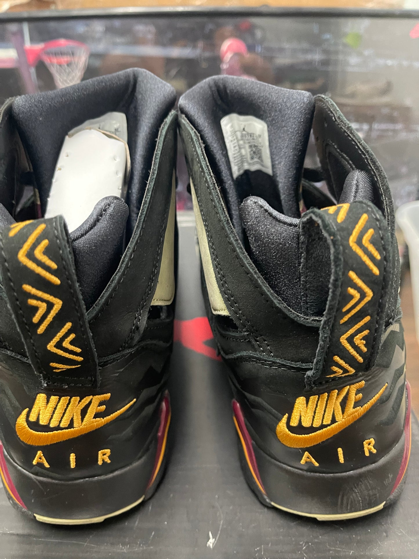 Air Jordan Retro 6 ‘ Black Olive ‘ Size 9