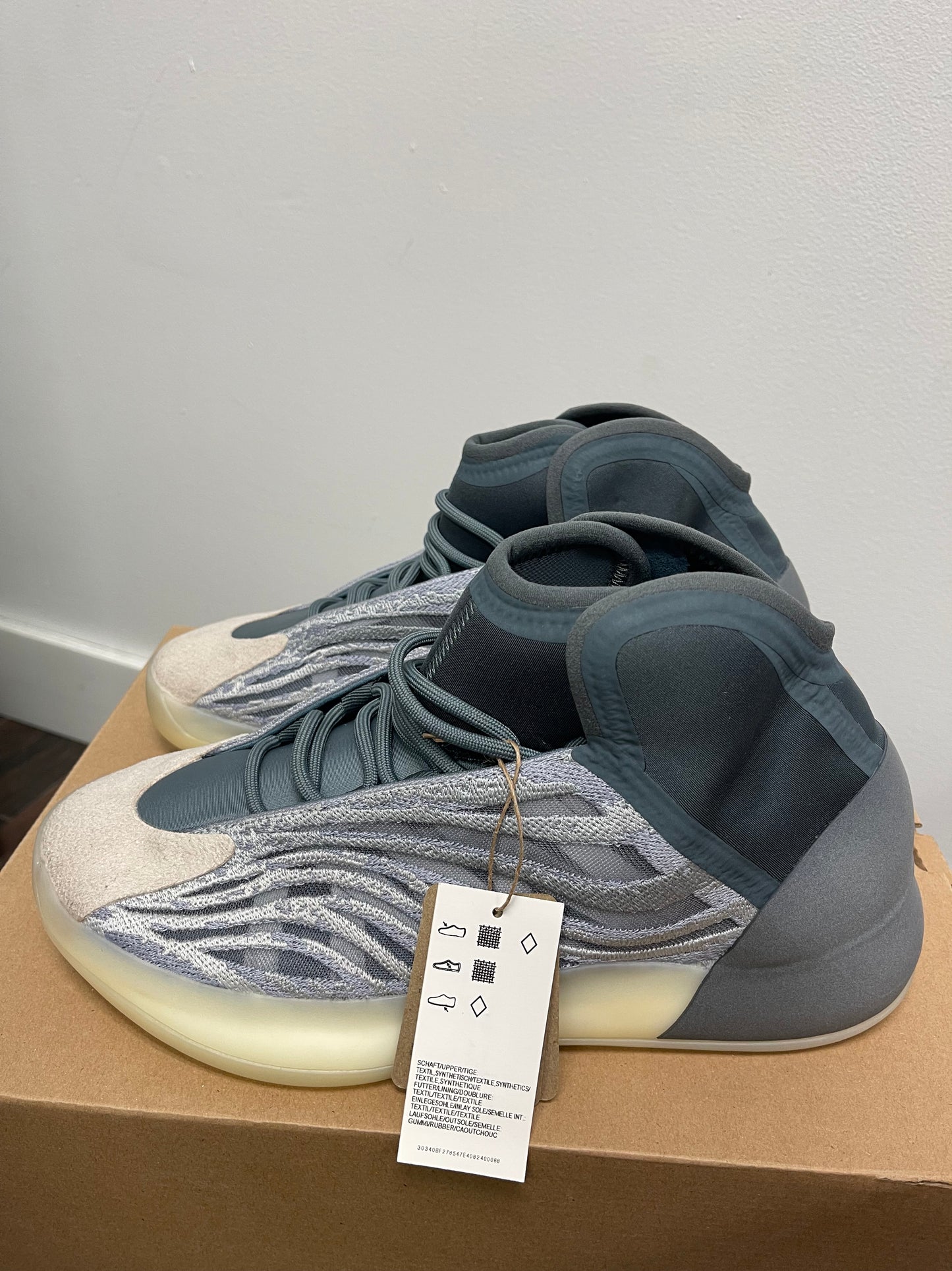 Adidas Yeezy QNTM ‘ Mono Carbon ‘ Size 10