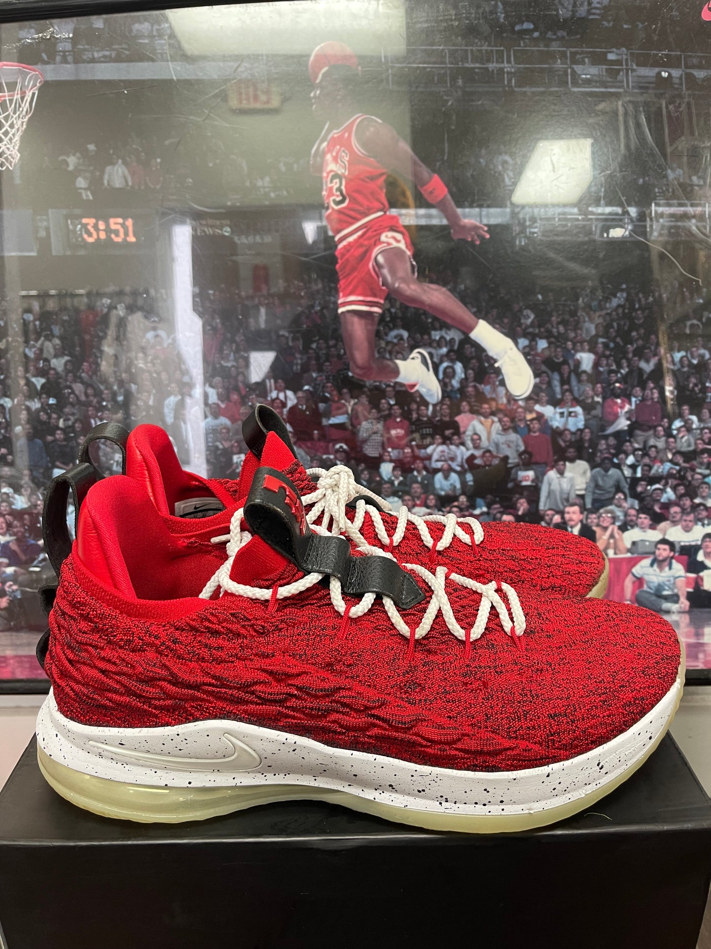 LeBron 15 low University Red size 12