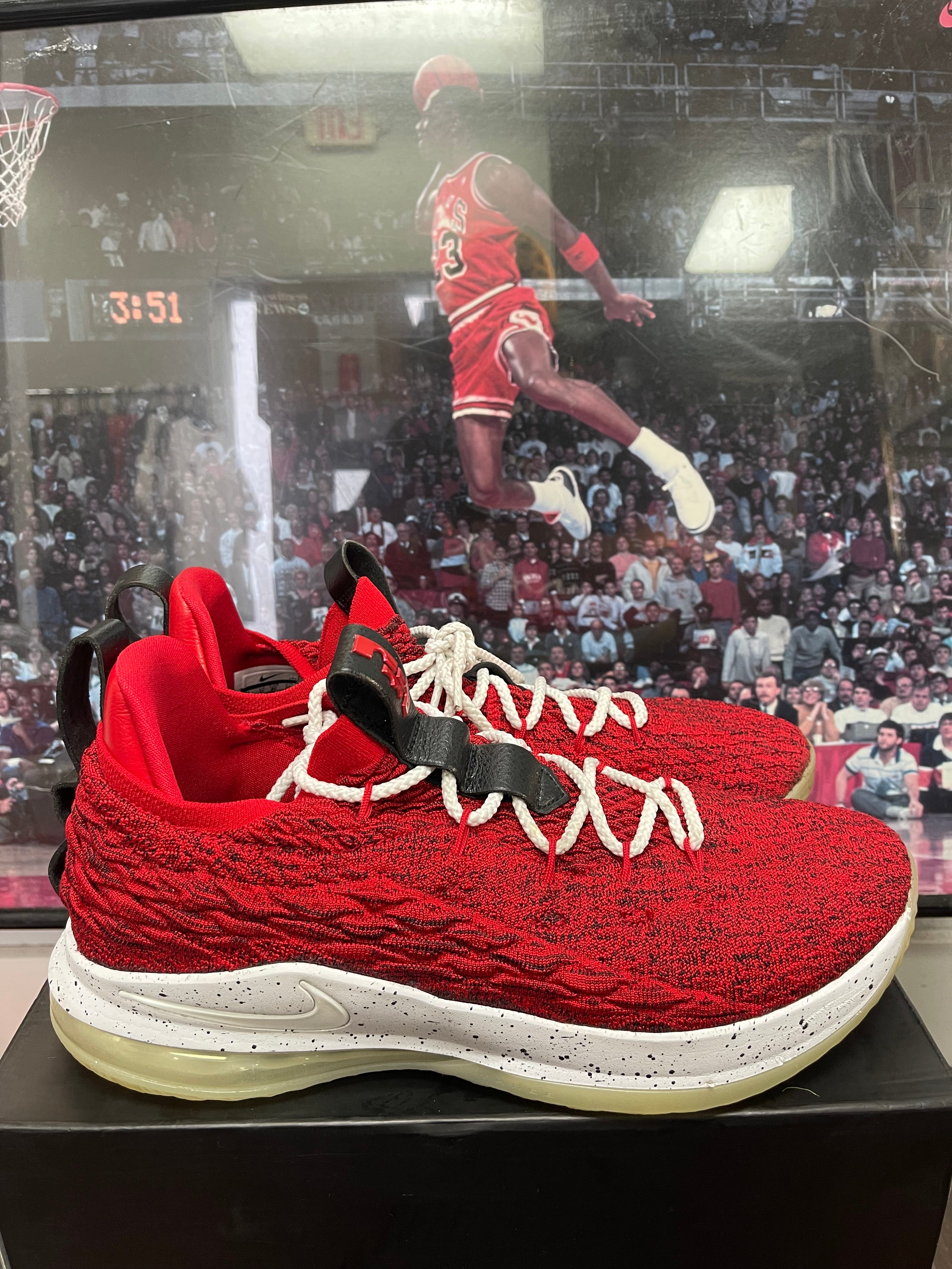 LeBron 15 low University Red size 12