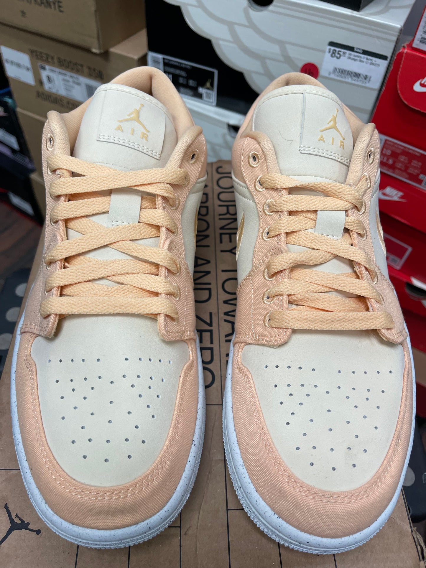 Air Jordan 1 low ‘ Gold ‘ Size 8 men