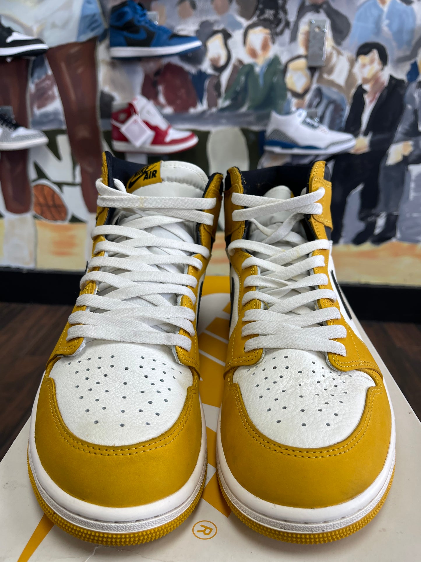 Air Jordan Retro 1 High ‘ Yellow Ochre ‘ Size 11