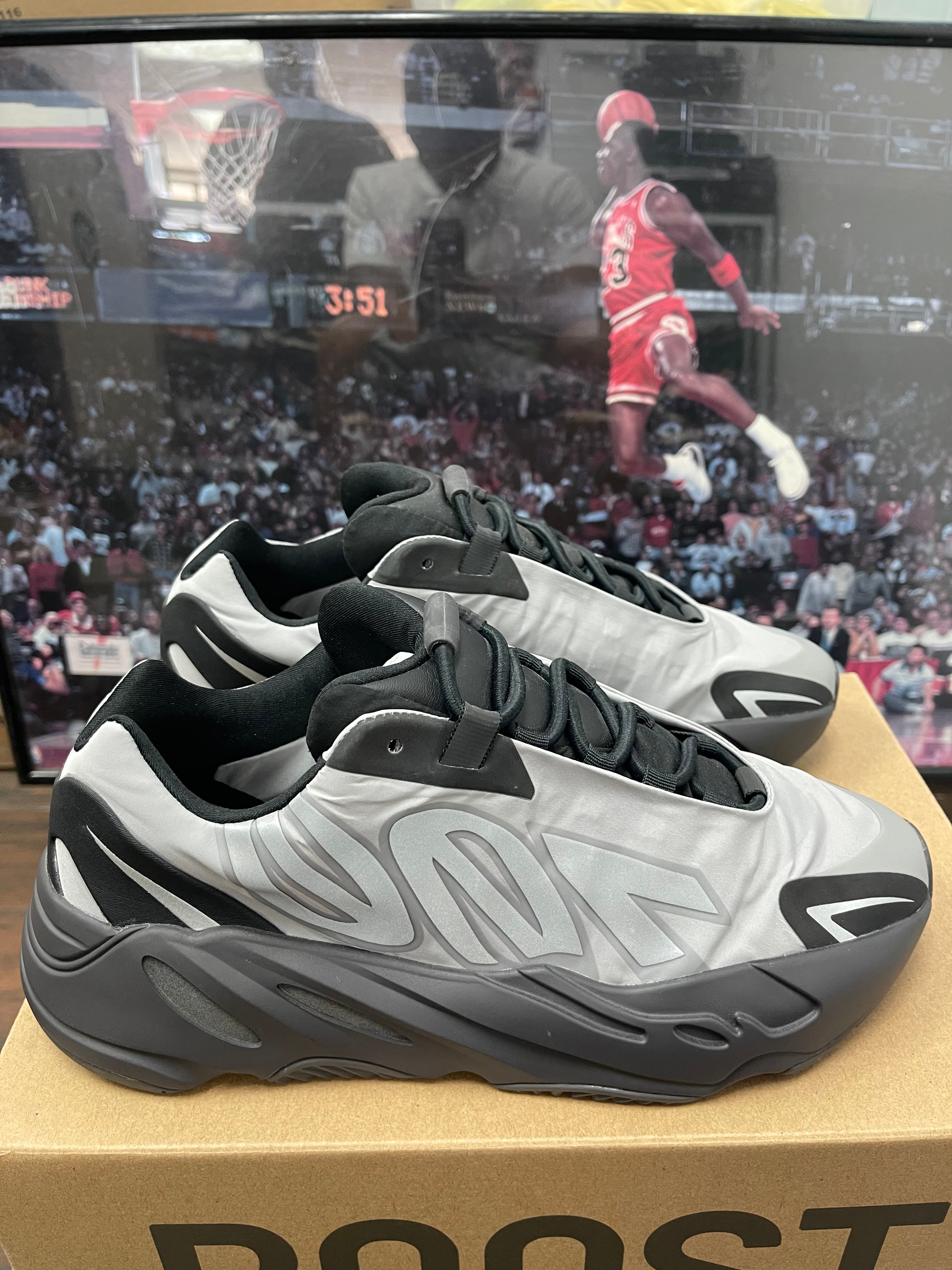 Yeezy Boost 700 Metallic Size 9