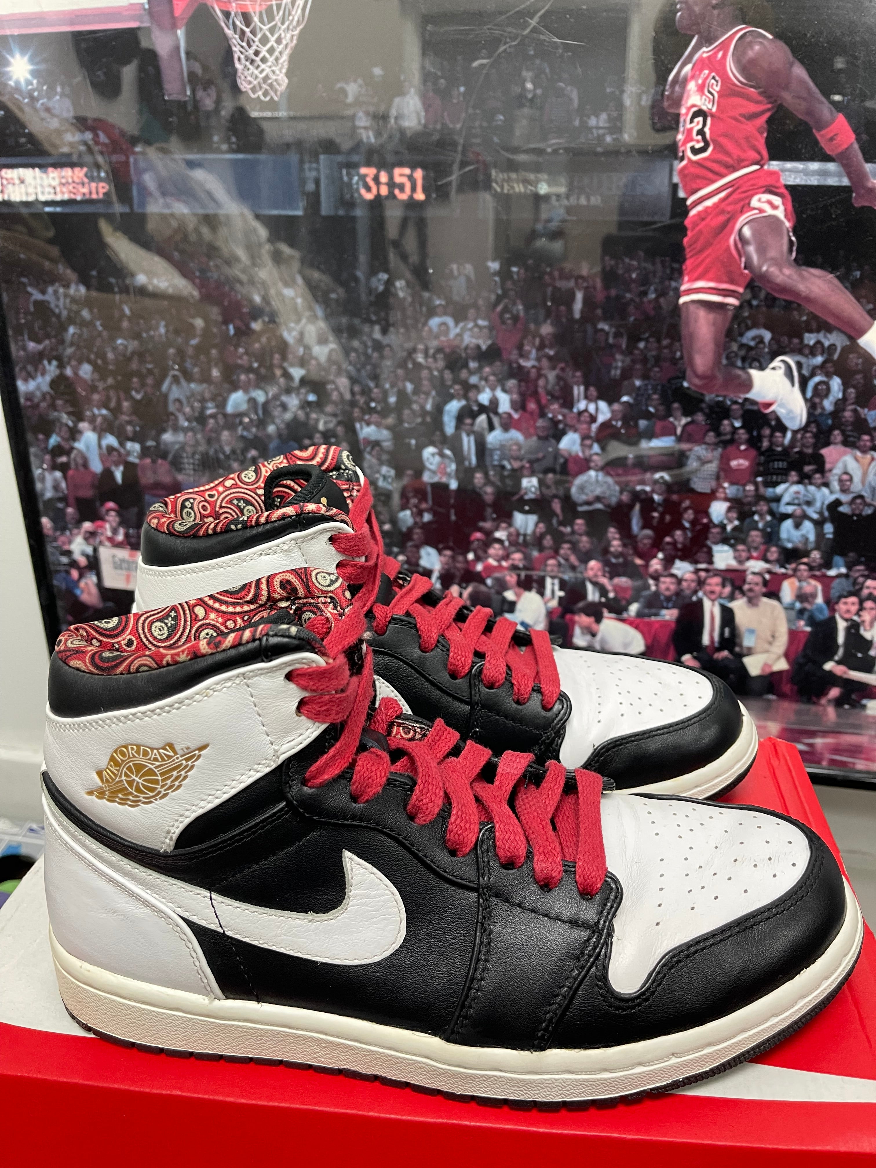 Air Jordan Retro 1 High ‘ Las Vegas ‘ Size 8.5