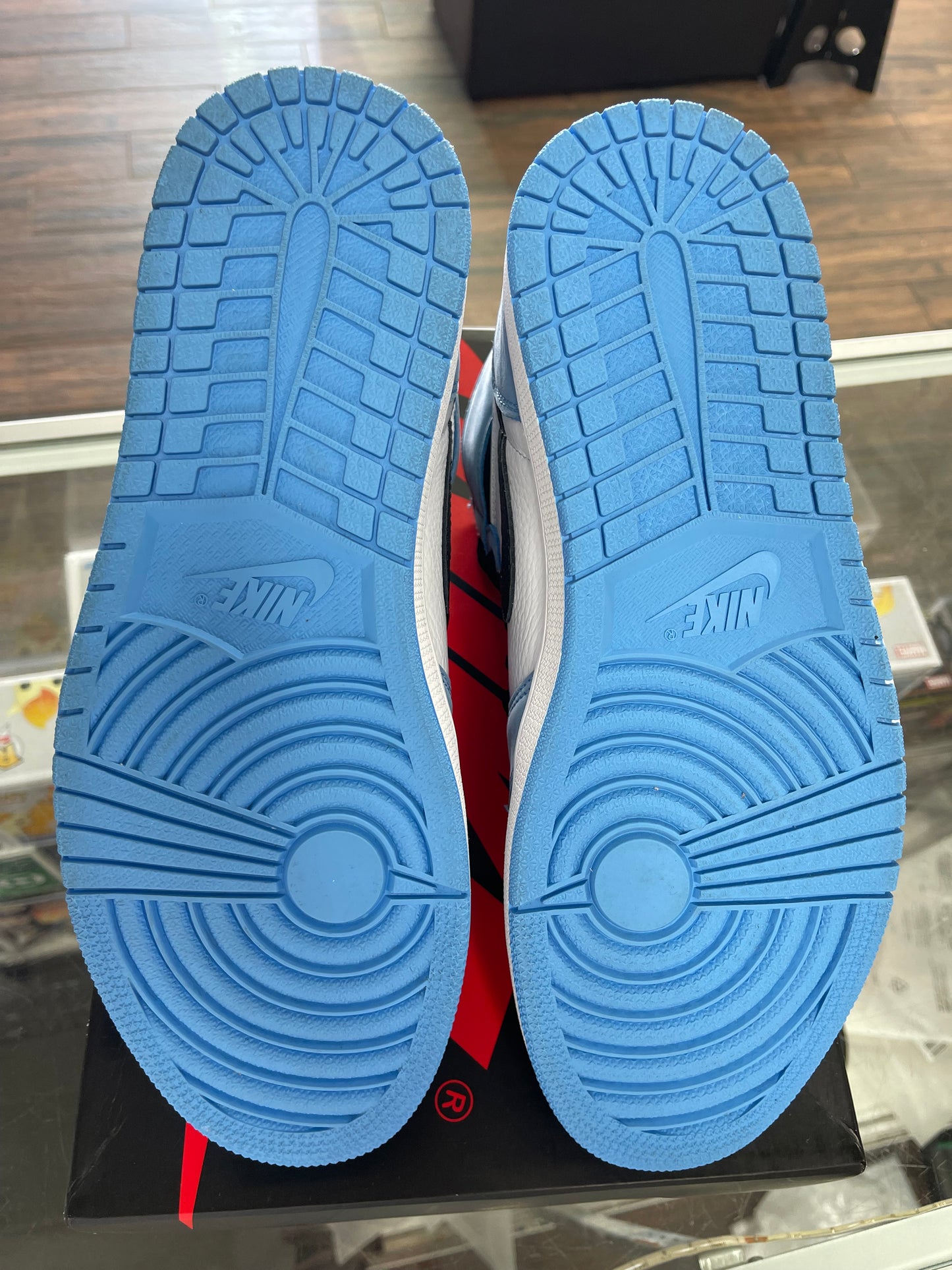 Air Jordan Retro 1 High OG ‘ University Blue ‘ Size 10