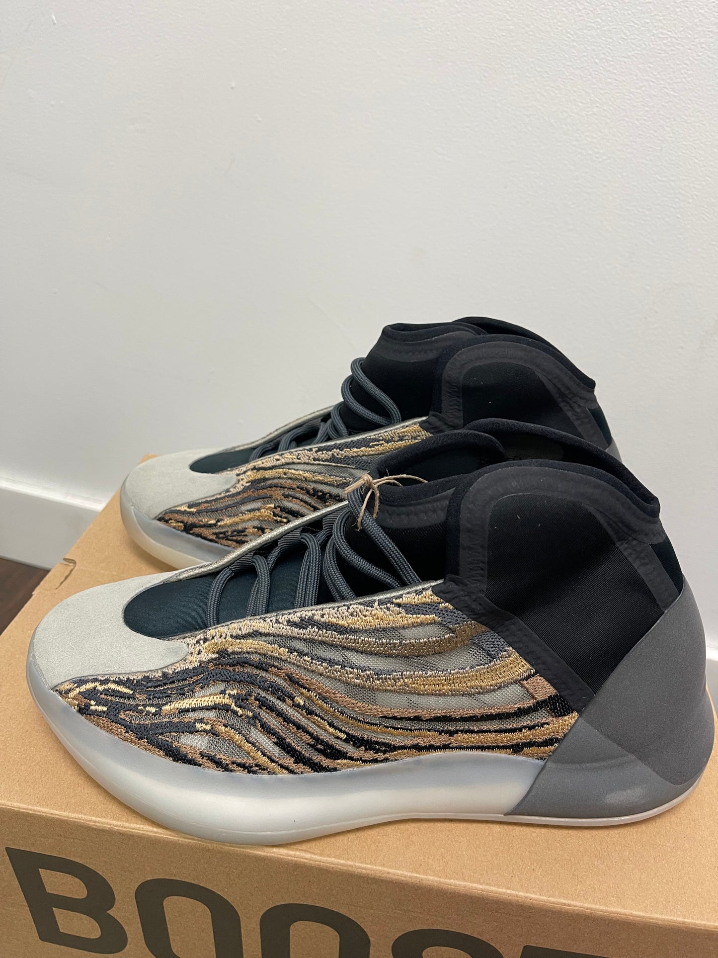 Adidas Yeezy QNTM ‘ Amber Tint ‘ Size 10