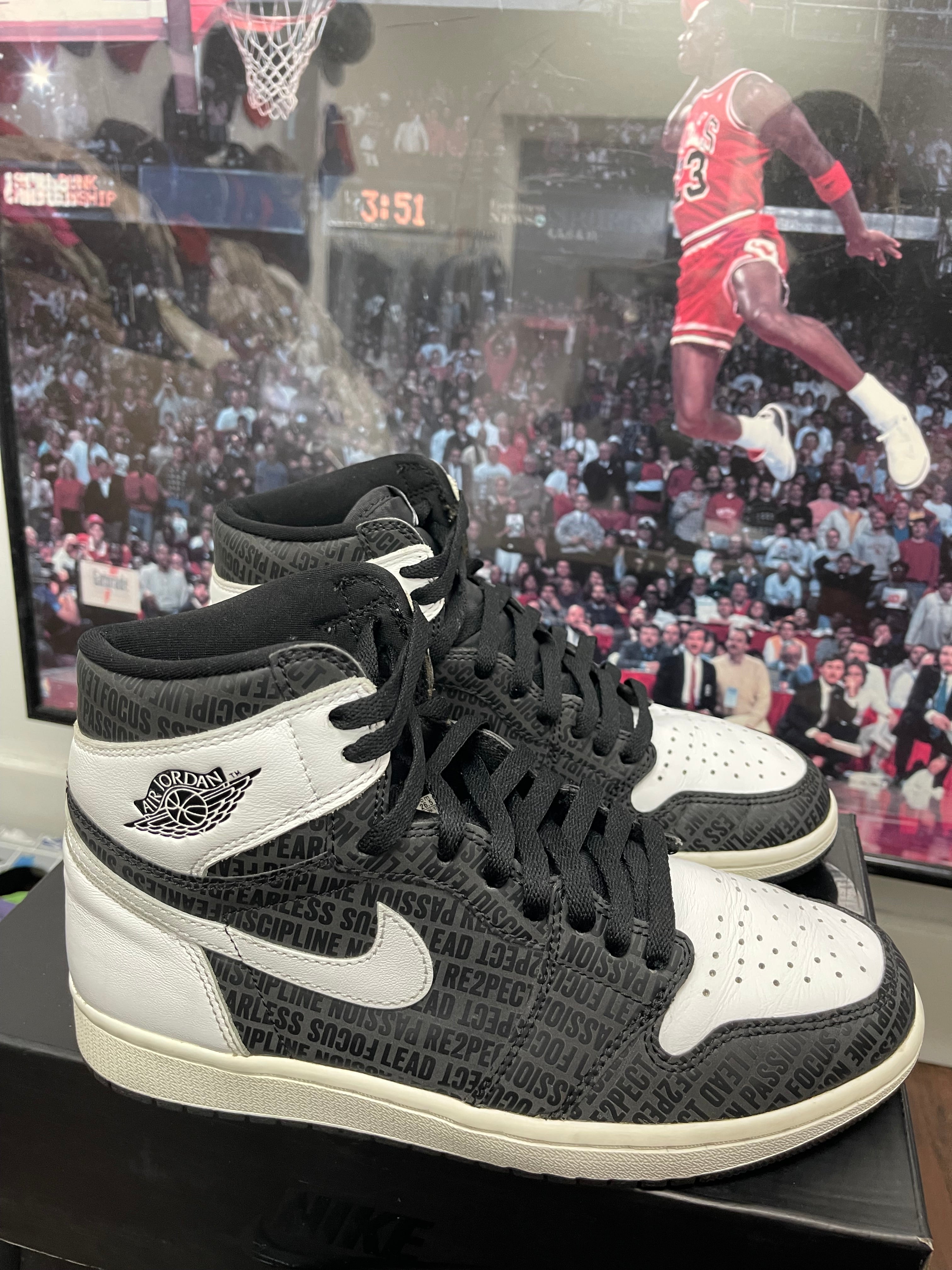 Air Jordan Retro 1 High OG ‘ Re2pect ‘ Size 8.5