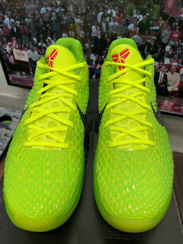 Kobe ‘ Grinch ‘ Size 11.5