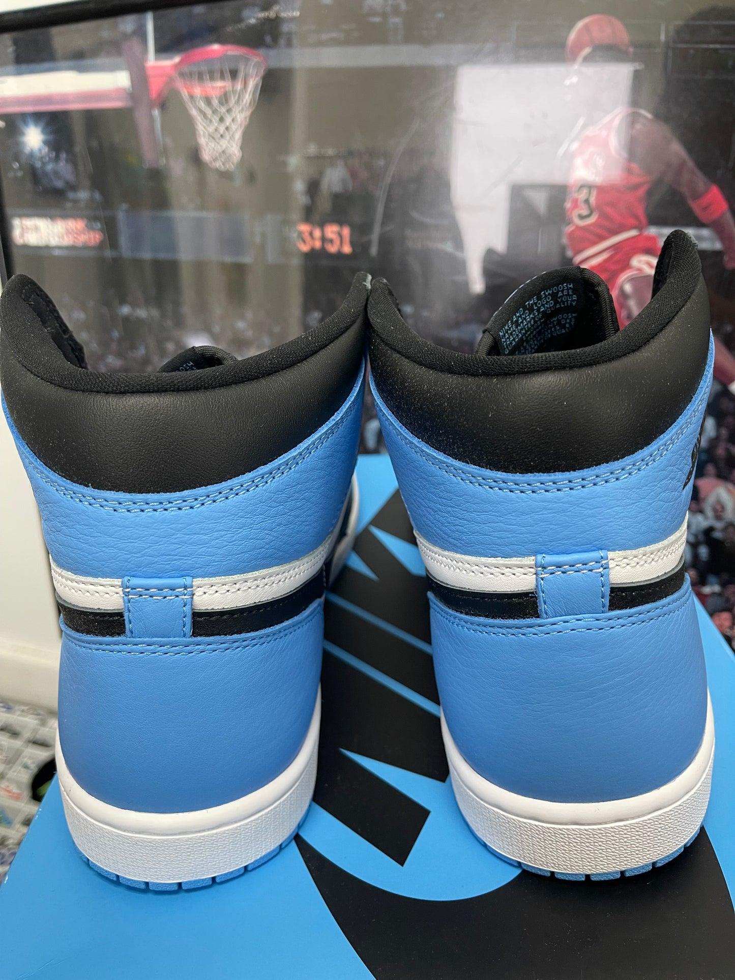 Air Jordan Retro 1 High OG ‘ UNC Toe ‘ Size 11