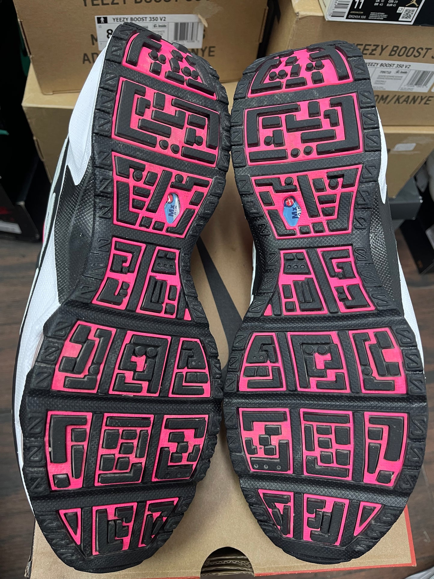 Air  Sunder Max Fuchsia Size 12