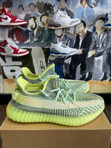 Yeezy 350 V2 ‘ Yeezeel ‘ Size 9.5