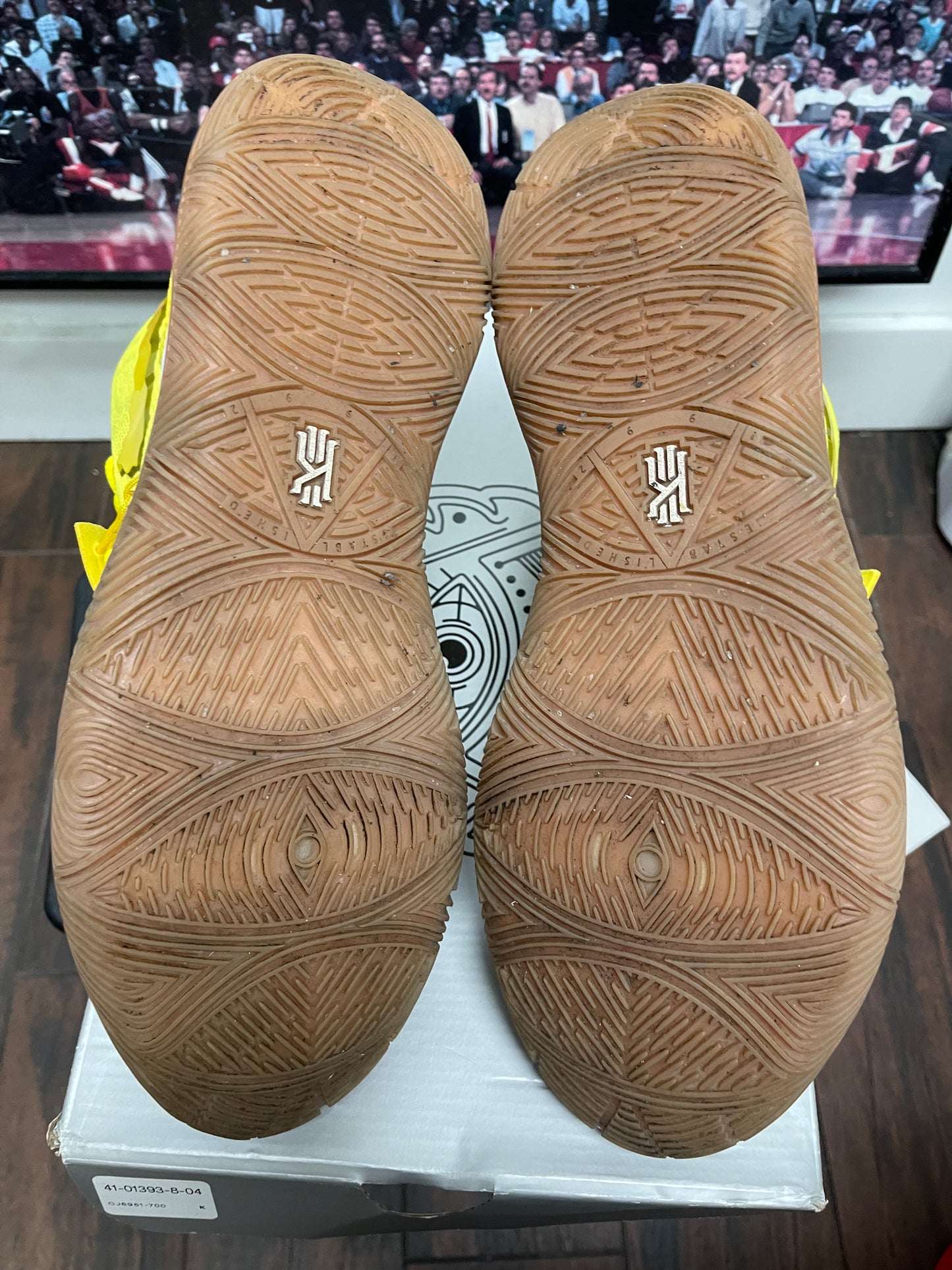Kyrie 5 SpongeBob Sqaurepants Size 13