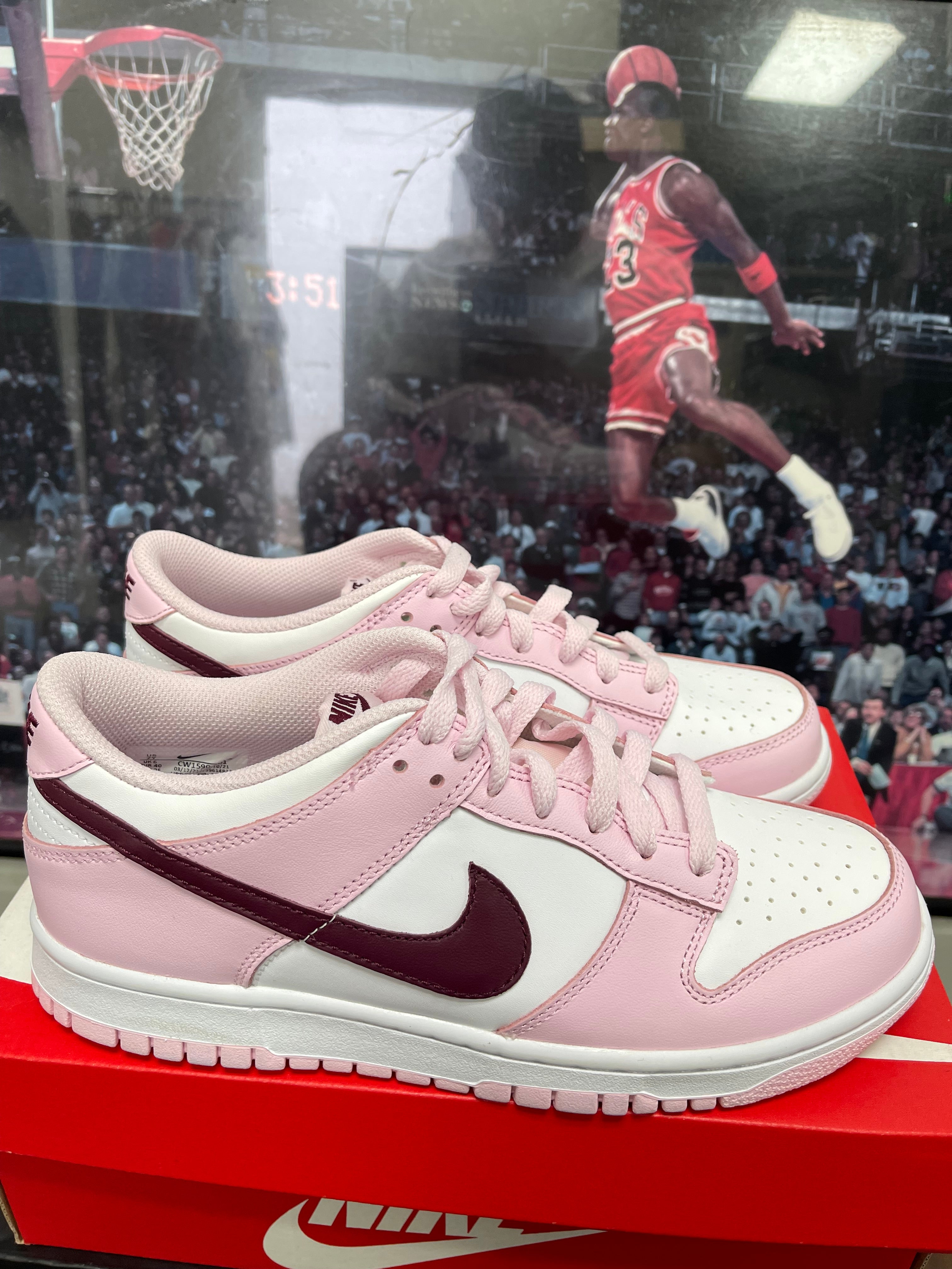 Dunk low ‘ Pink Foam ‘ Size 7Y