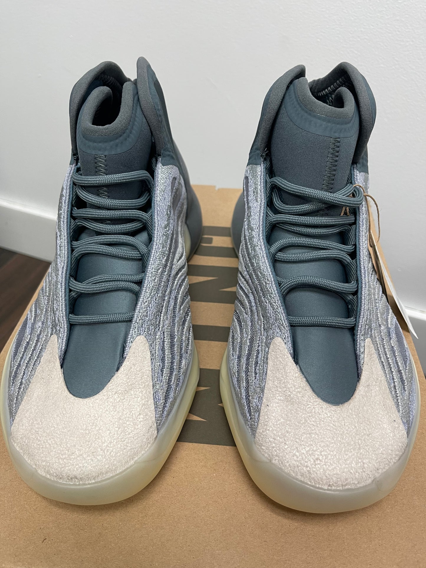 Adidas Yeezy QNTM ‘ Mono Carbon ‘ Size 10