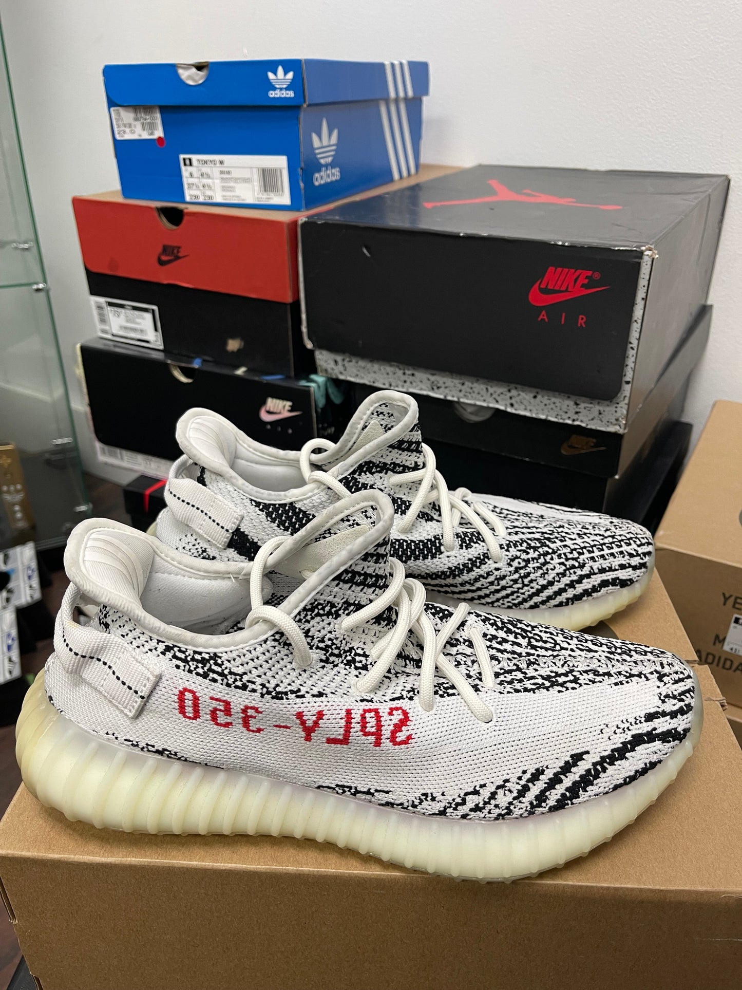 Yeezy Boost 350 V2 ‘ Zebra ‘ Size 8.5