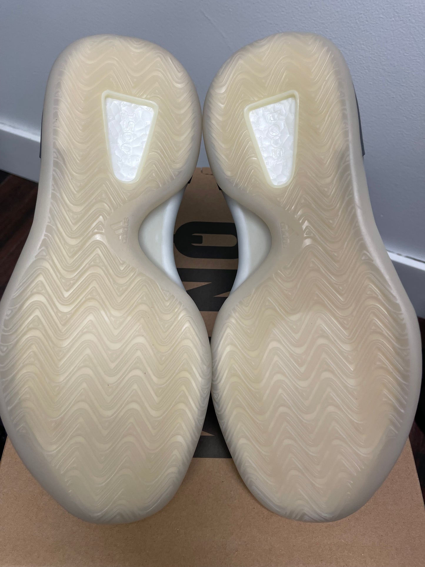Adidas Yeezy QNTM ‘ Amber Tint ‘ Size 10