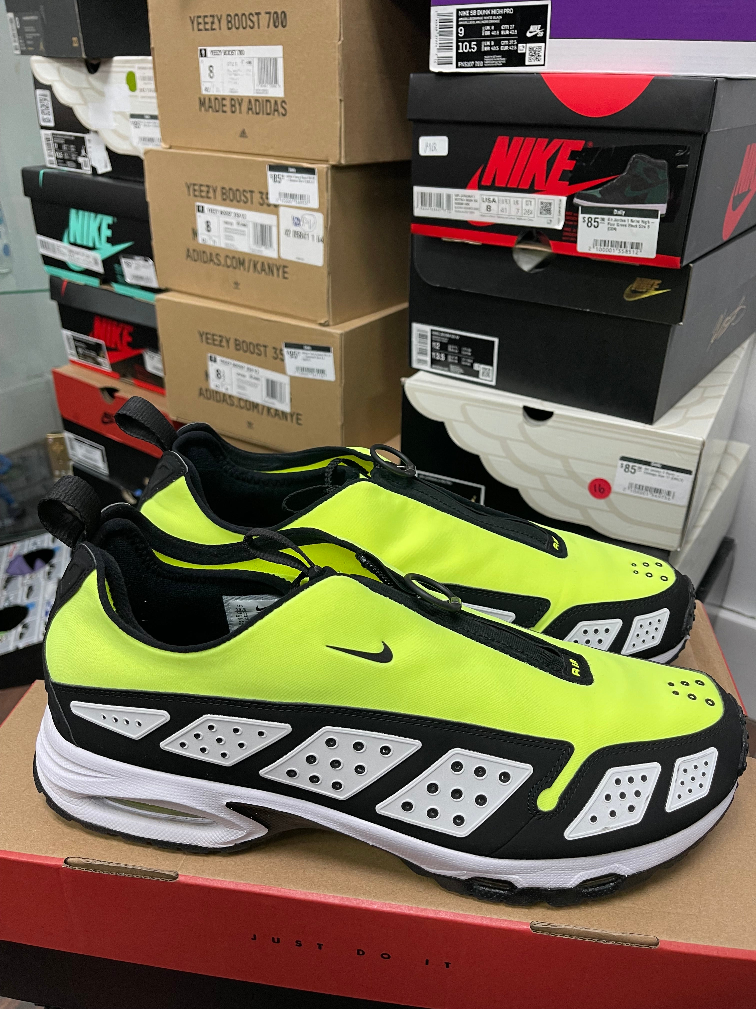 Air Sunder Max Electric Green size 12 men