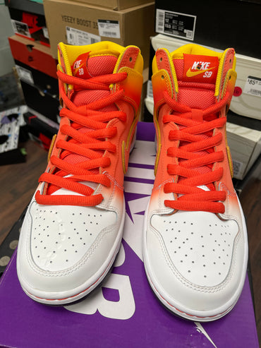 Dunk High ‘ Sweet Tooth ‘ Size 9