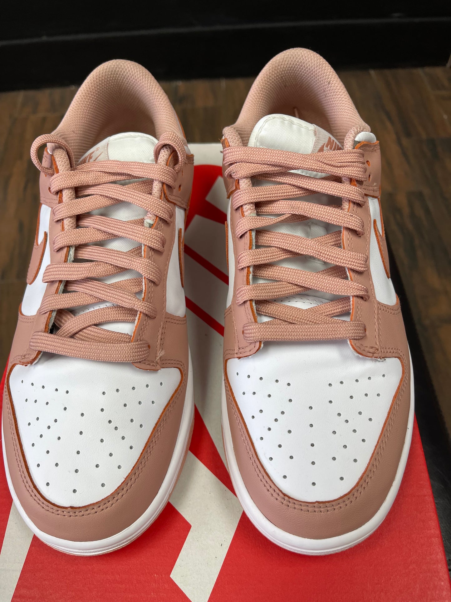 Dunk low ‘ Rose ‘ Size 9.5 women