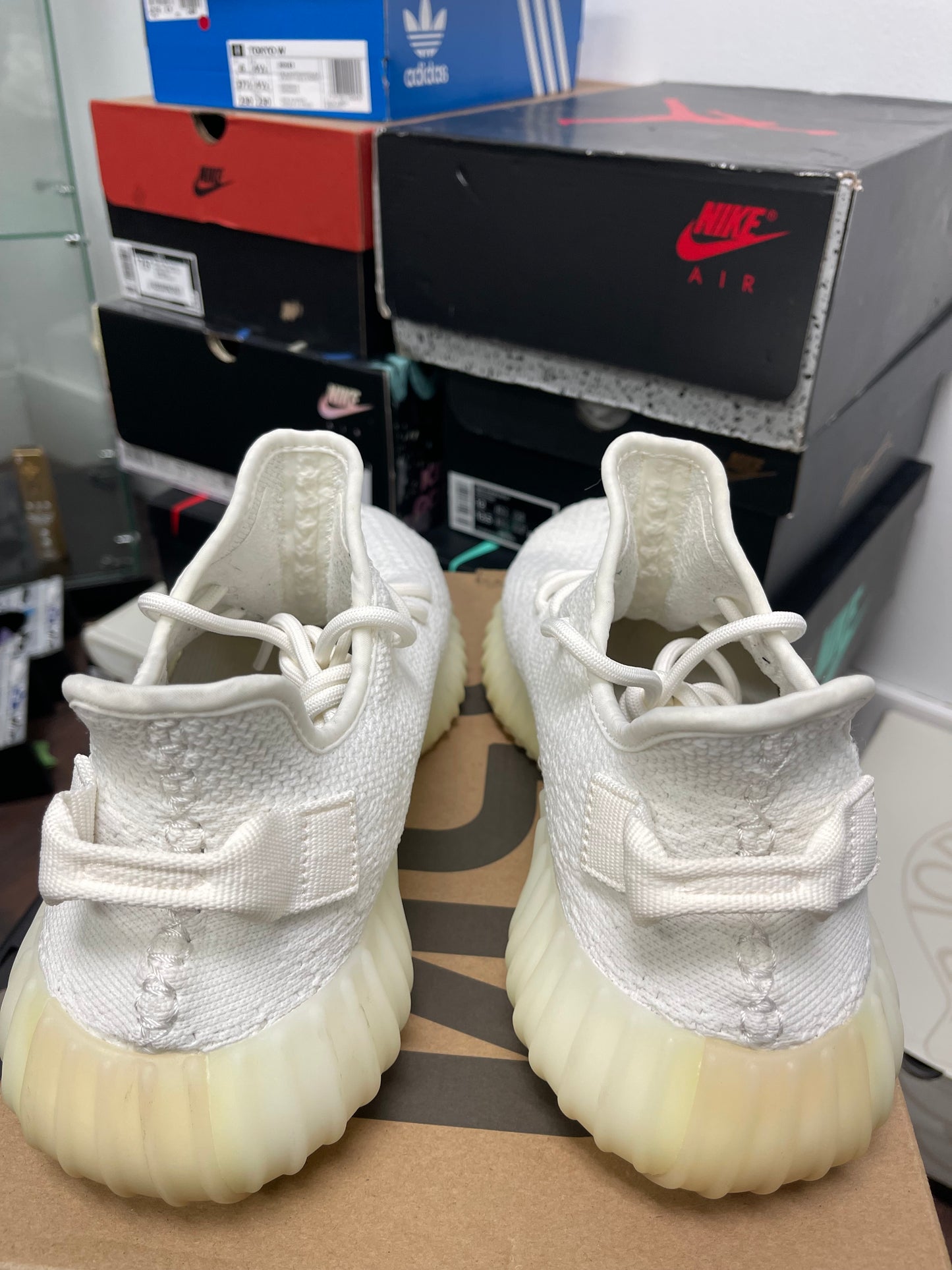 Yeezy Boost 350 V2 ‘ Cream White ‘ Size 8.5