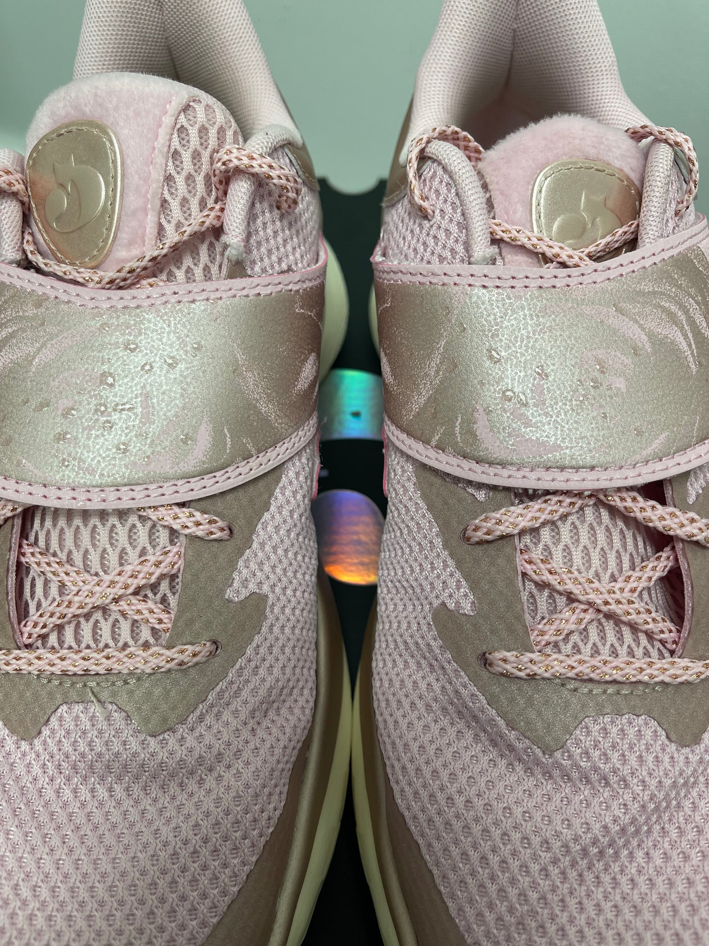 De’Aaron Fox Curry 1 ‘ Rose ‘ Size 10
