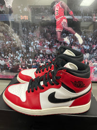 Air Jordan Retro 1 High OG 2013 ‘ Chicago ‘ Size 8