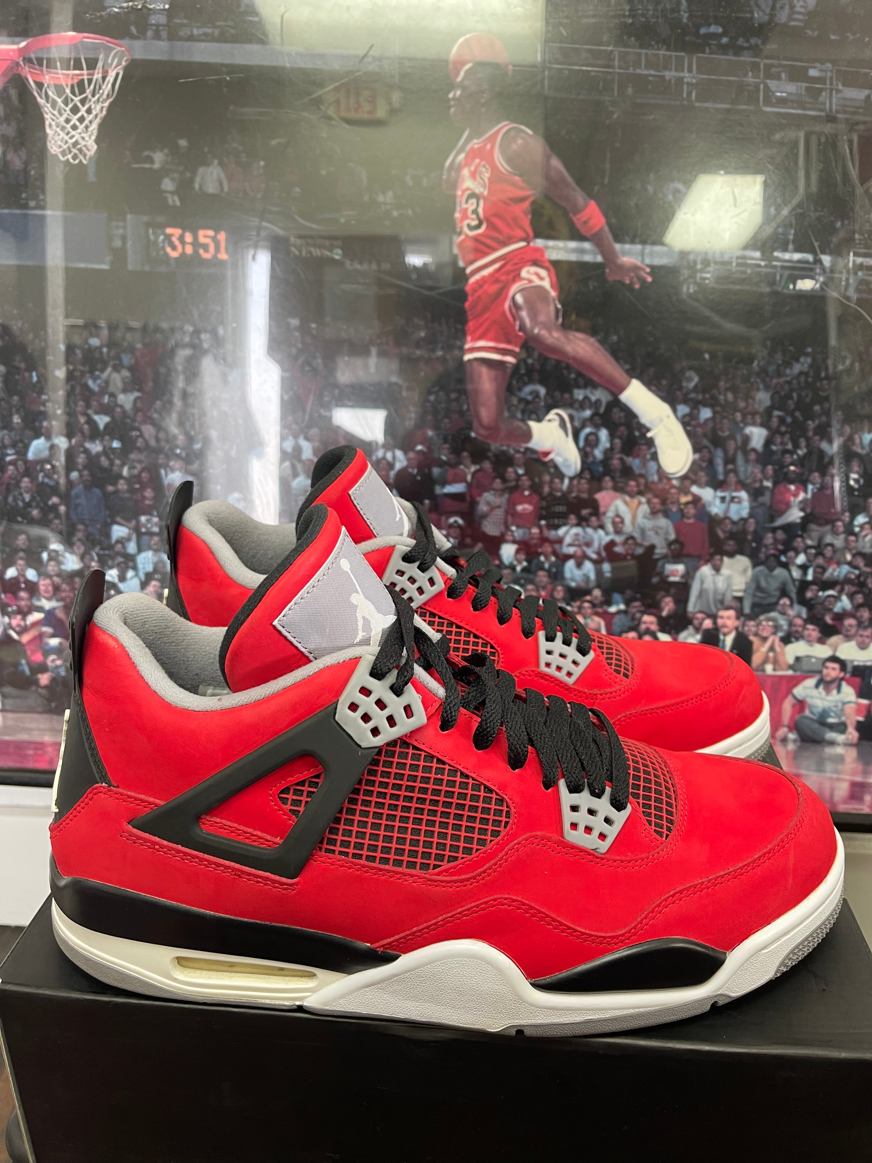 Air Jordan Retro 4 ‘ Toro Bravo 2013 ‘ Size 12
