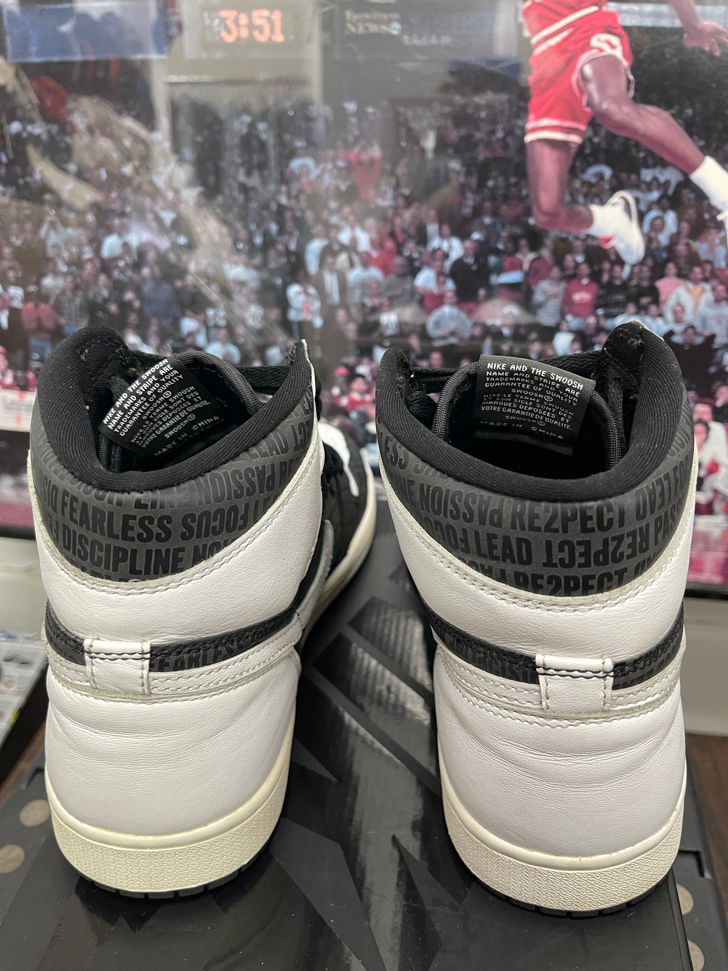 Air Jordan Retro 1 High OG ‘ Re2pect ‘ Size 8.5