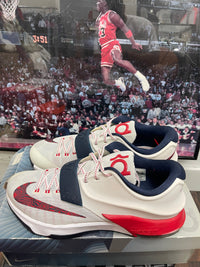 KD 7 ‘USA ‘ Size 13