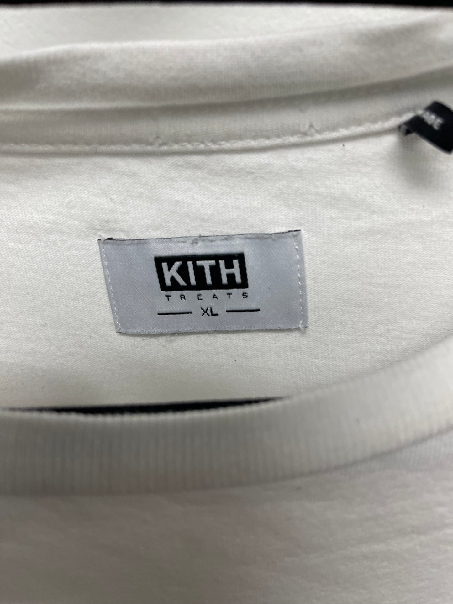 Kith Treats Size XL