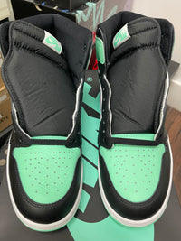 Air Jordan Retro 1 High OG ‘ Green Glow ‘ Size 11.5