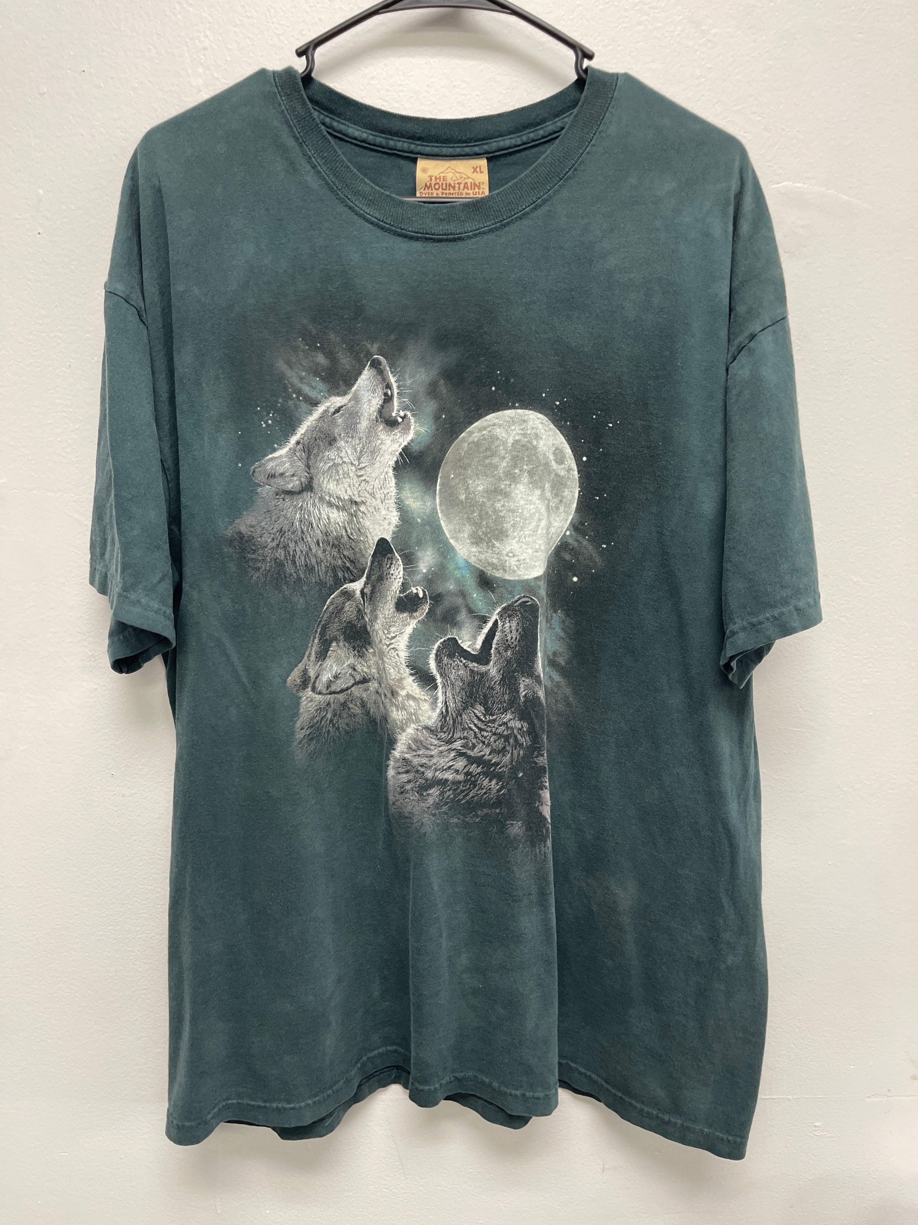 The Mountain Wolves Vintage t shirt size XL
