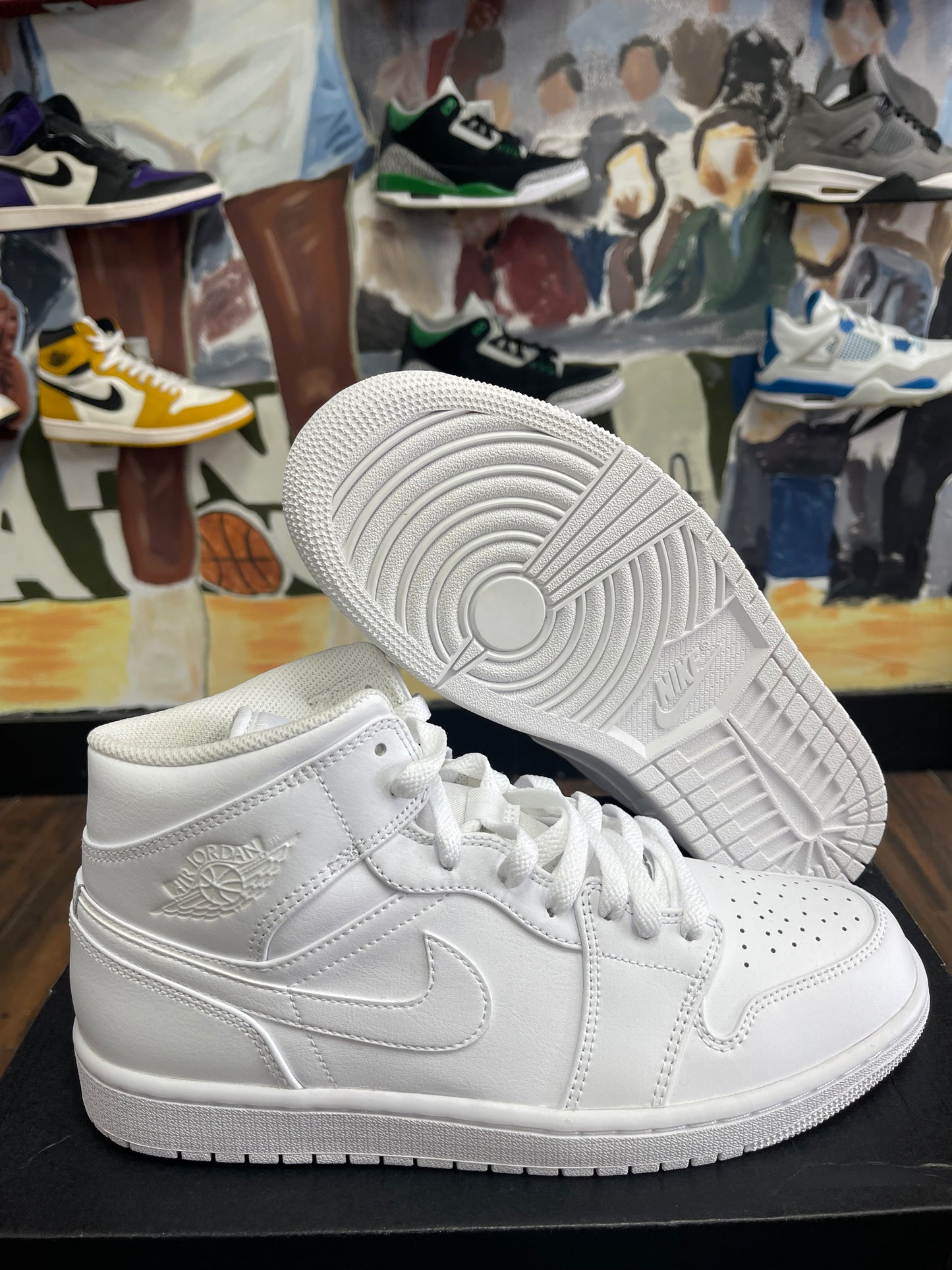 Air Jordan Retro 1 Mid ‘ Triple White ‘ Size 9.5