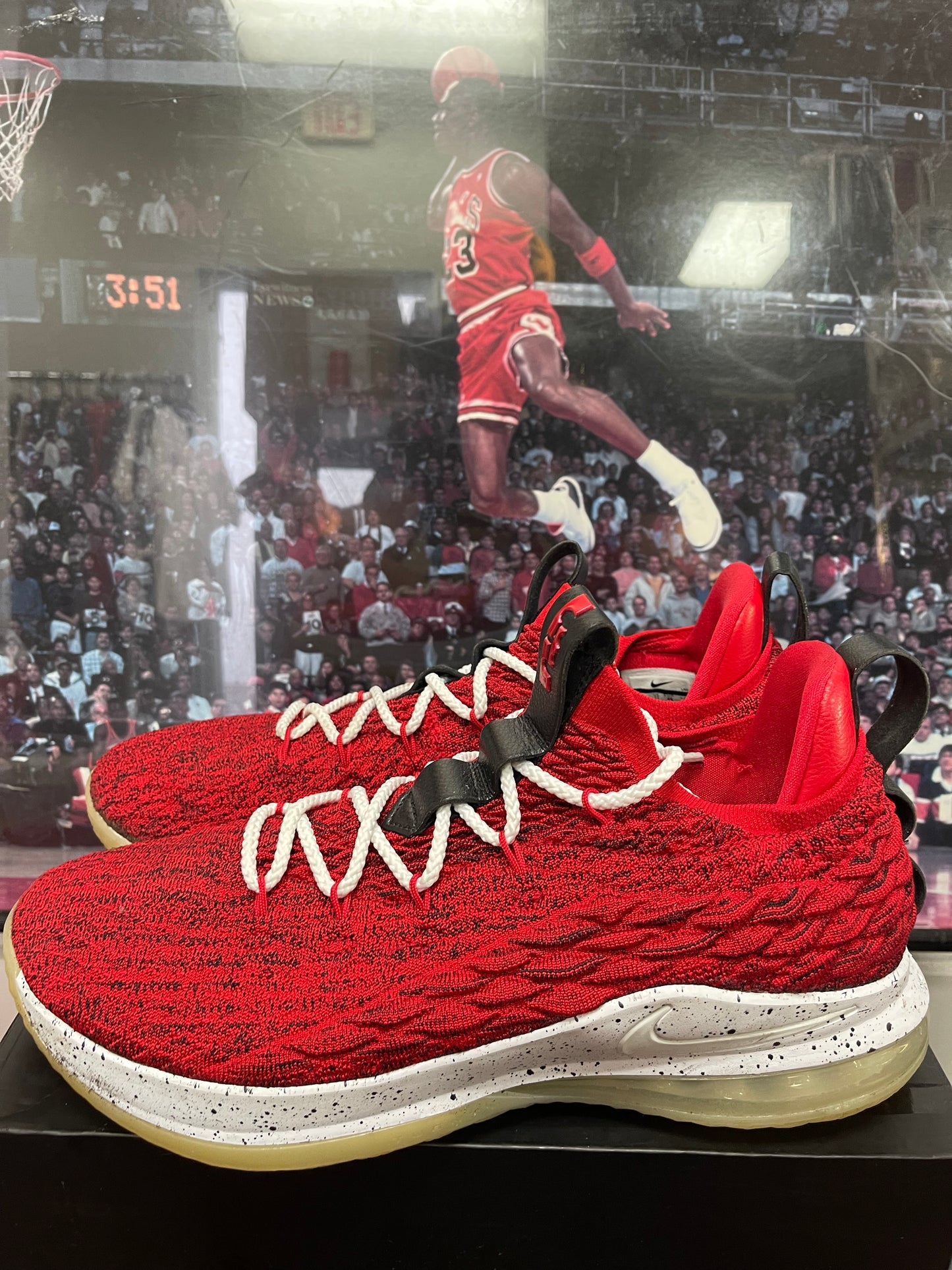 LeBron 15 low University Red size 12