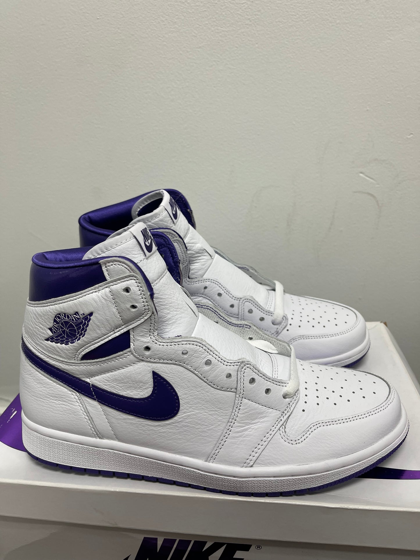 Air Jordan 1 OG High ‘ Court Purple ‘ size 9.5 men