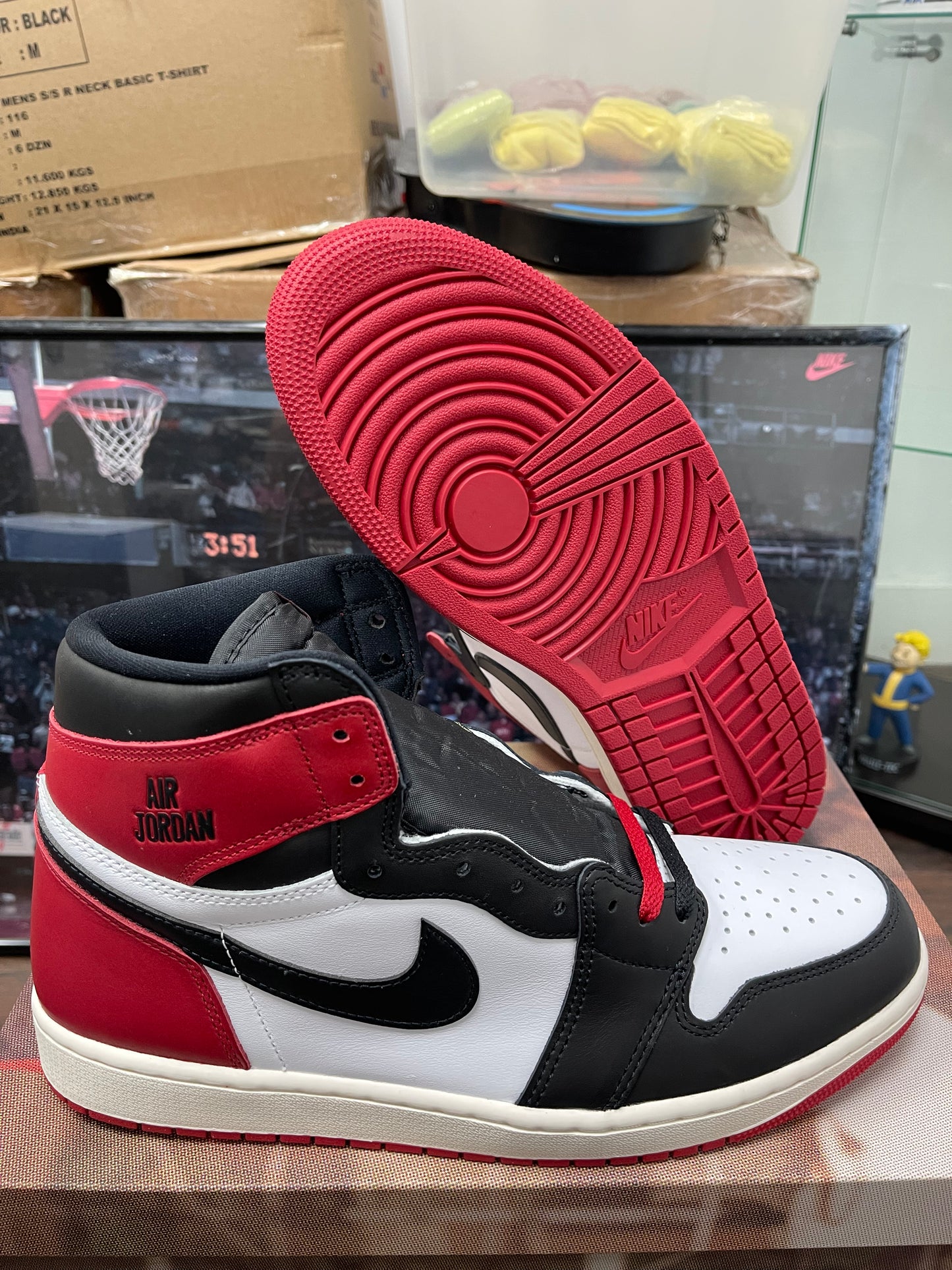 Air Jordan Retrl 1 High OG ‘ Black toe Reimagined ‘ Size 12
