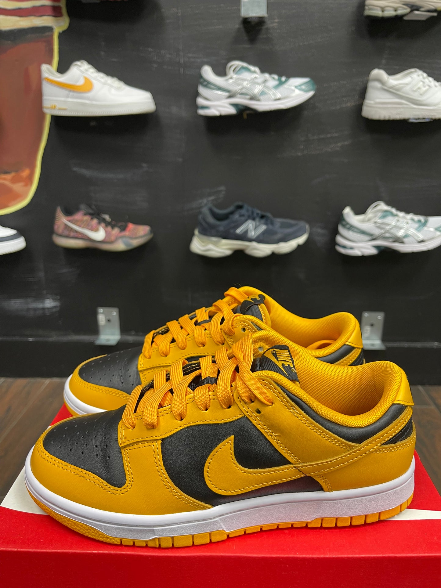 Dunk low Goldenrod Size 6 men