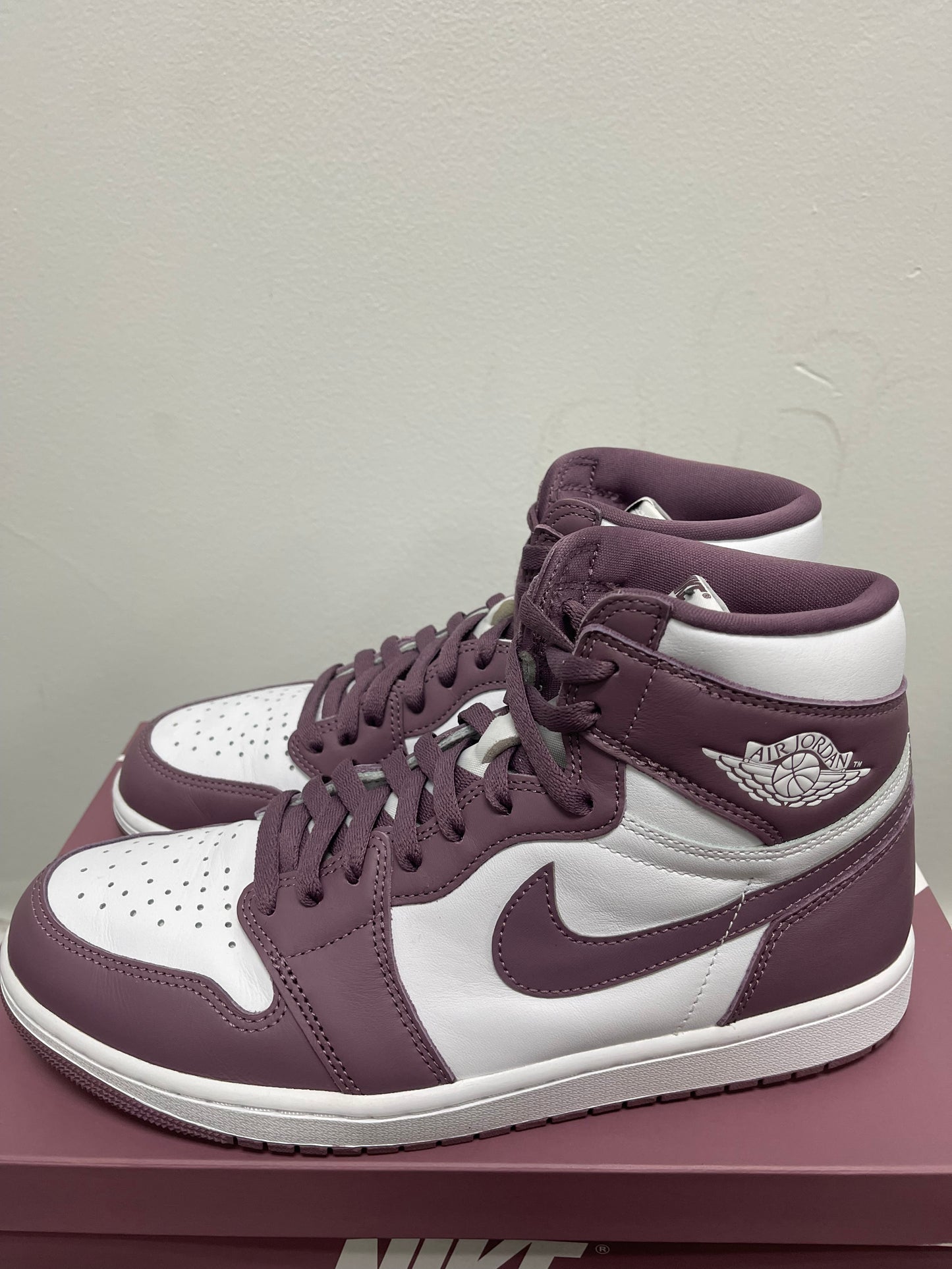 Air Jordan Retro 1 High OG ‘ High Mauve ‘ Size 10.5