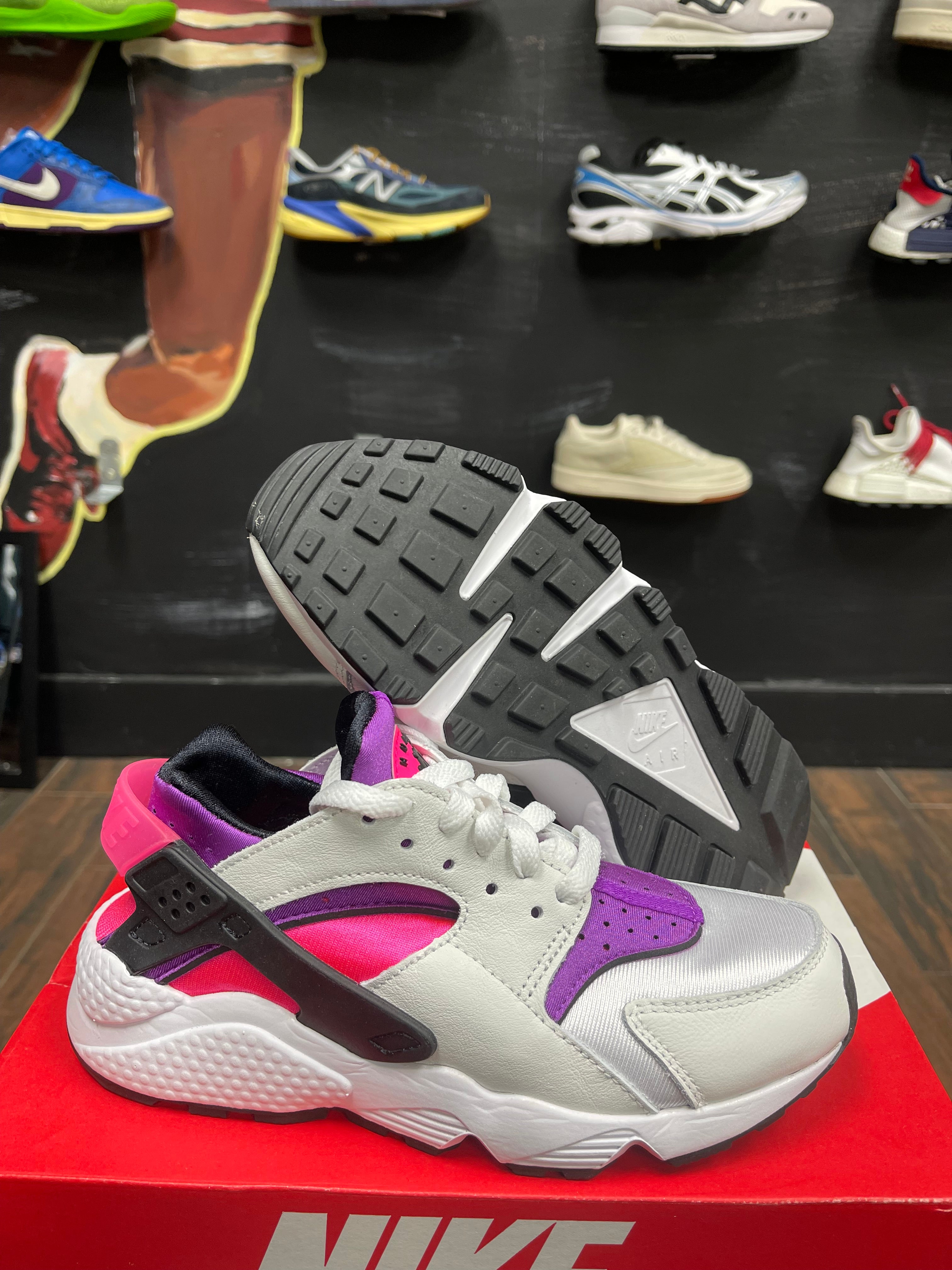 Huarache size 6.5 women