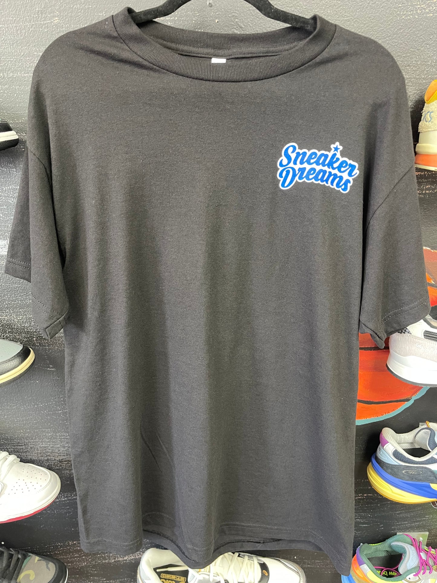 Sneakerdreams T shirt  size Large